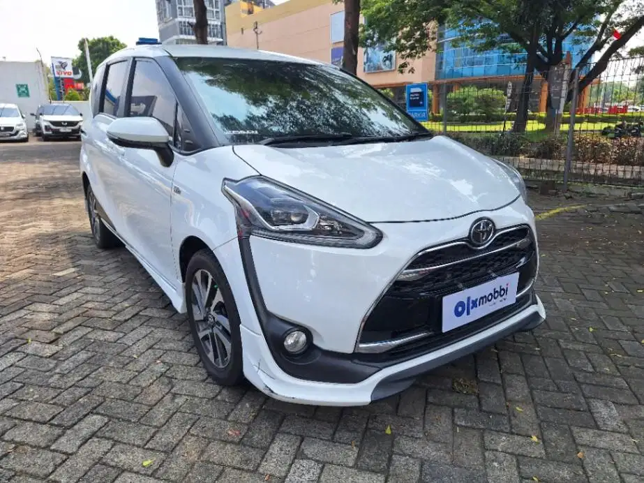 DP MURAH Toyota Sienta 1.5 Q Bensin-AT 2017 Putih CEYFB