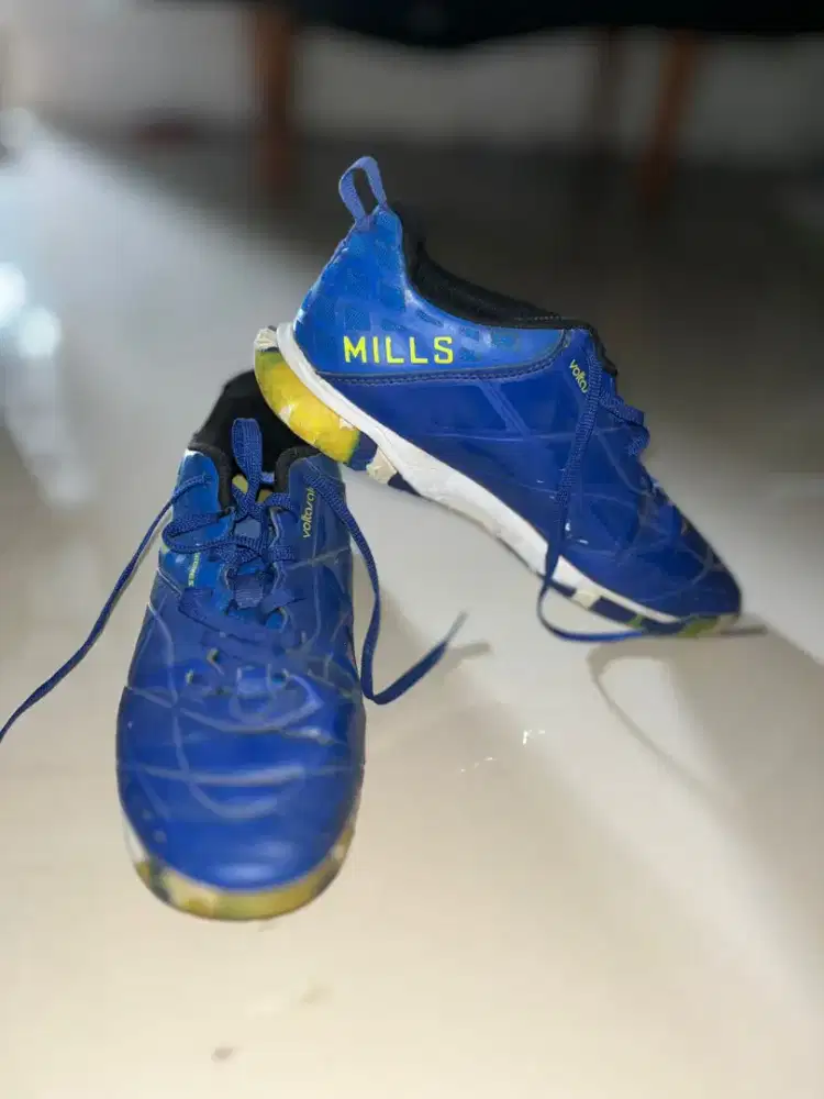 Sepatu futsal Mils ori
