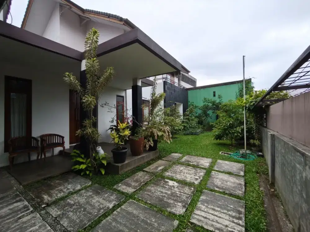 Rumah di Cigadung Lingkungan Asri dan Nyaman