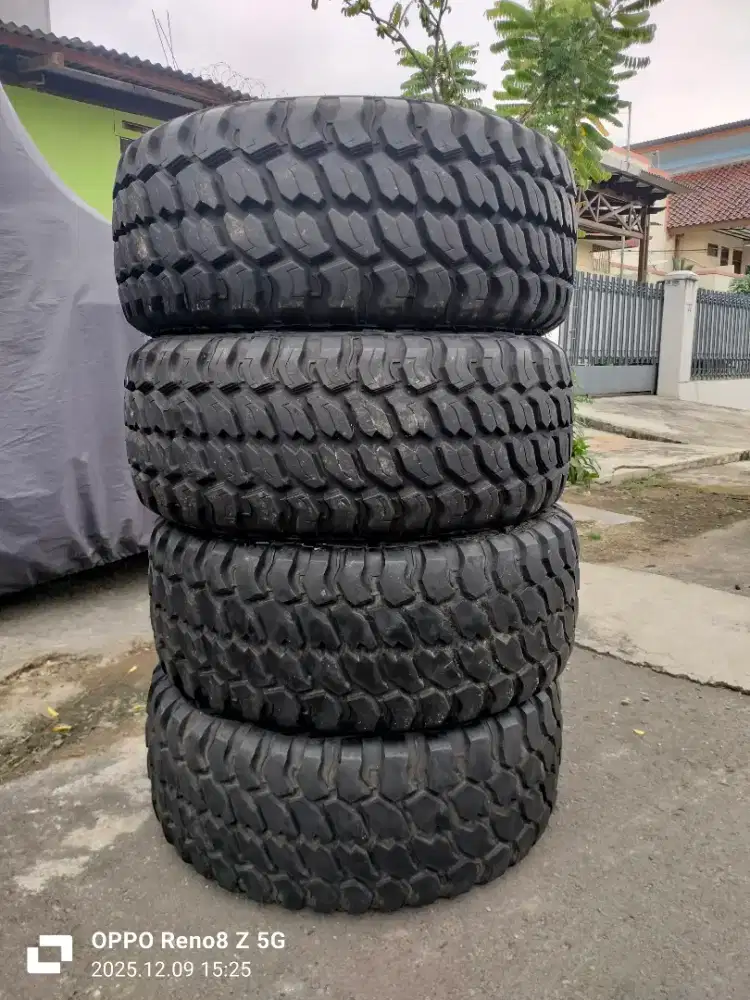 Jual ban mrek achiles  Desert Hawk M/T ukuran 33x12.50 R20 kond 90%