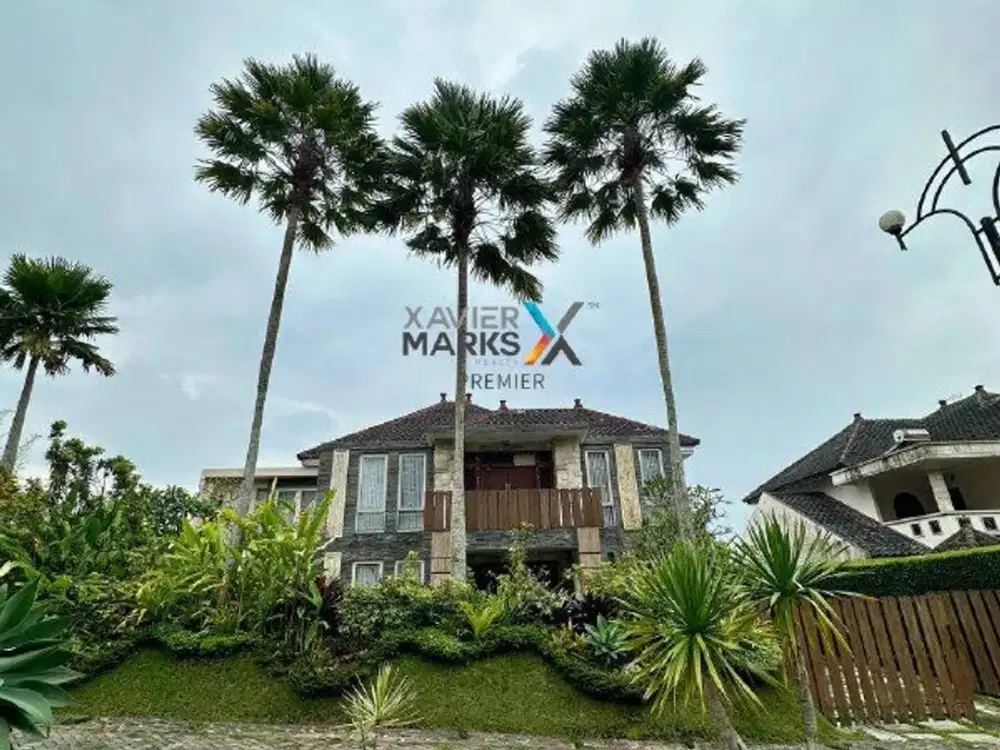 Dijual Murah, Villa Modern Tropis Full Furnish Mewah Ada Kolam Renang di Kusuma Estate, Kota Wisata Batu