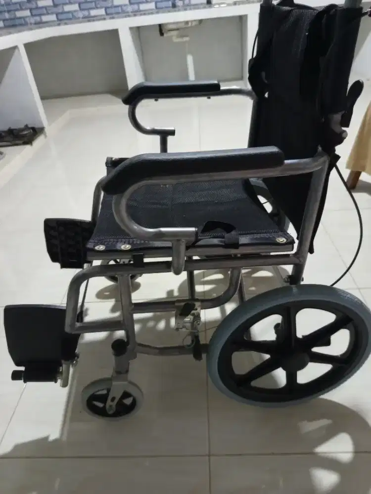 Dijual kursi roda masih bagus mulus