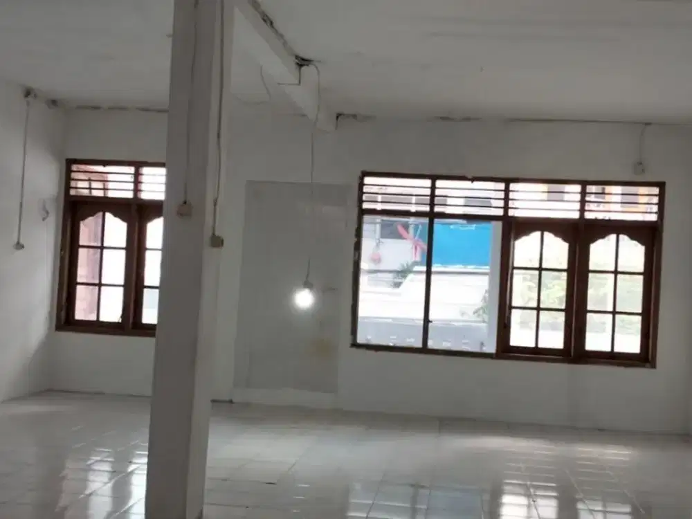 Jual rumah di Pademangan Timur, lebar 11m cocok untuk konveksi,gudang,kantor,dll