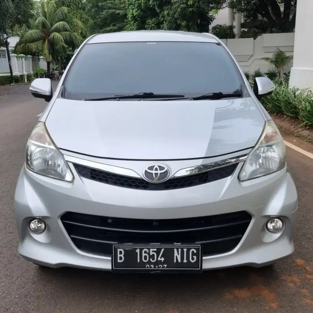 Toyota Avanza Veloz 1.5 AT 2014 Silver Istimewa Skali SgtMulus Terawat