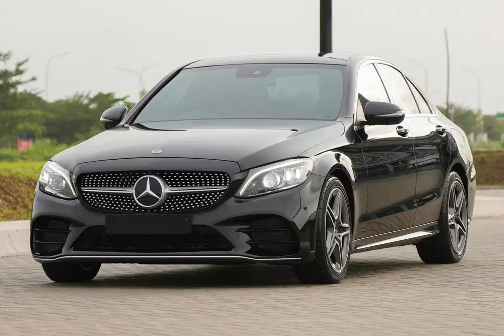 Boss is Back! Mercedes Benz C300 AMG Facelift (W205) 2019 520i cla200