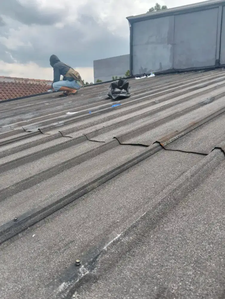Tukang atap bocor ganti atap renopasi