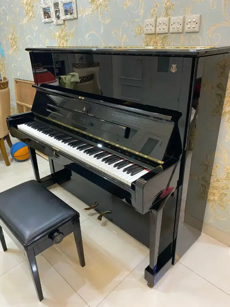 piano Steinway & sons type K-132