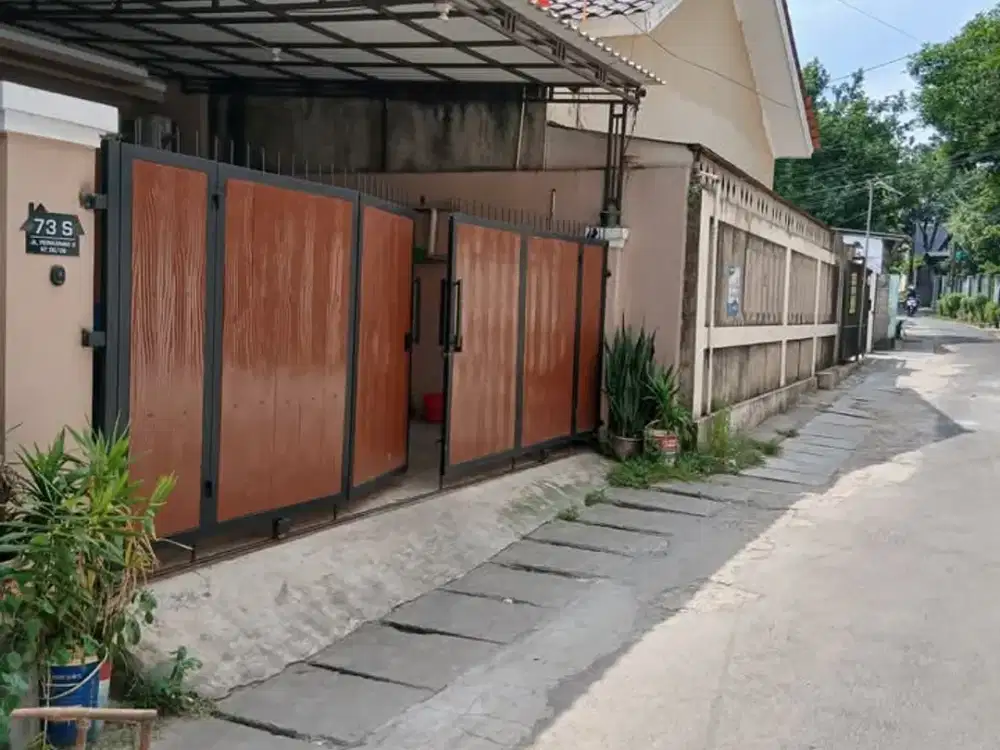 Rumah Bagus Siap Huni 2,5 Lantai Lokasi Strategis di Srengseng Sawah, Jagakarsa - Jakarta Selatan