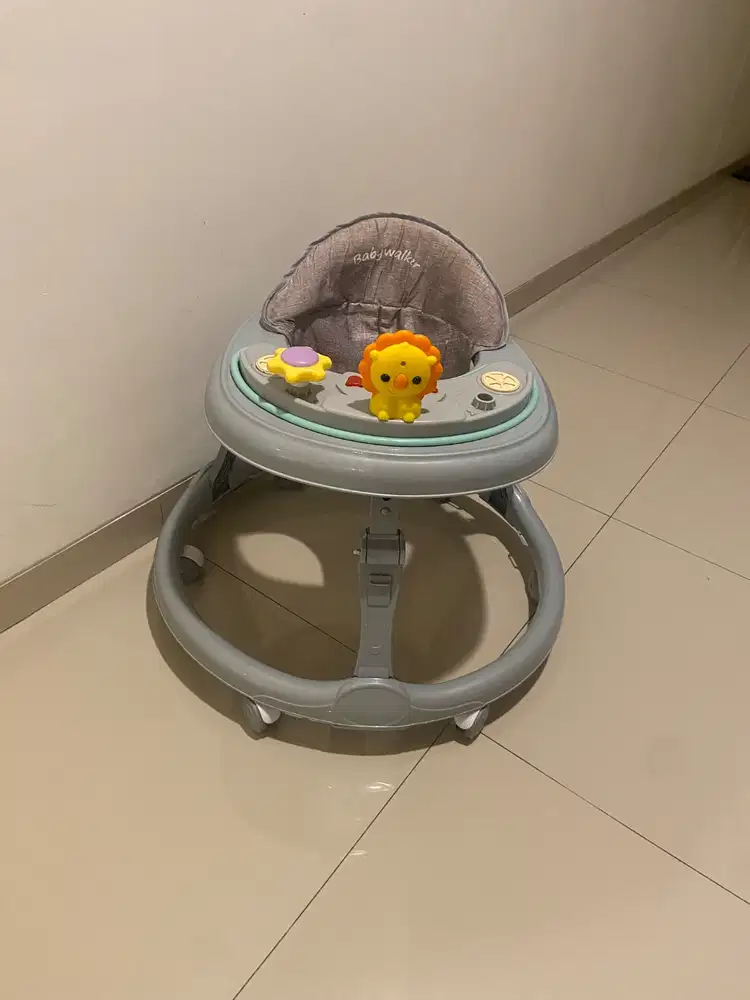 Dijual Babywalker warna grey