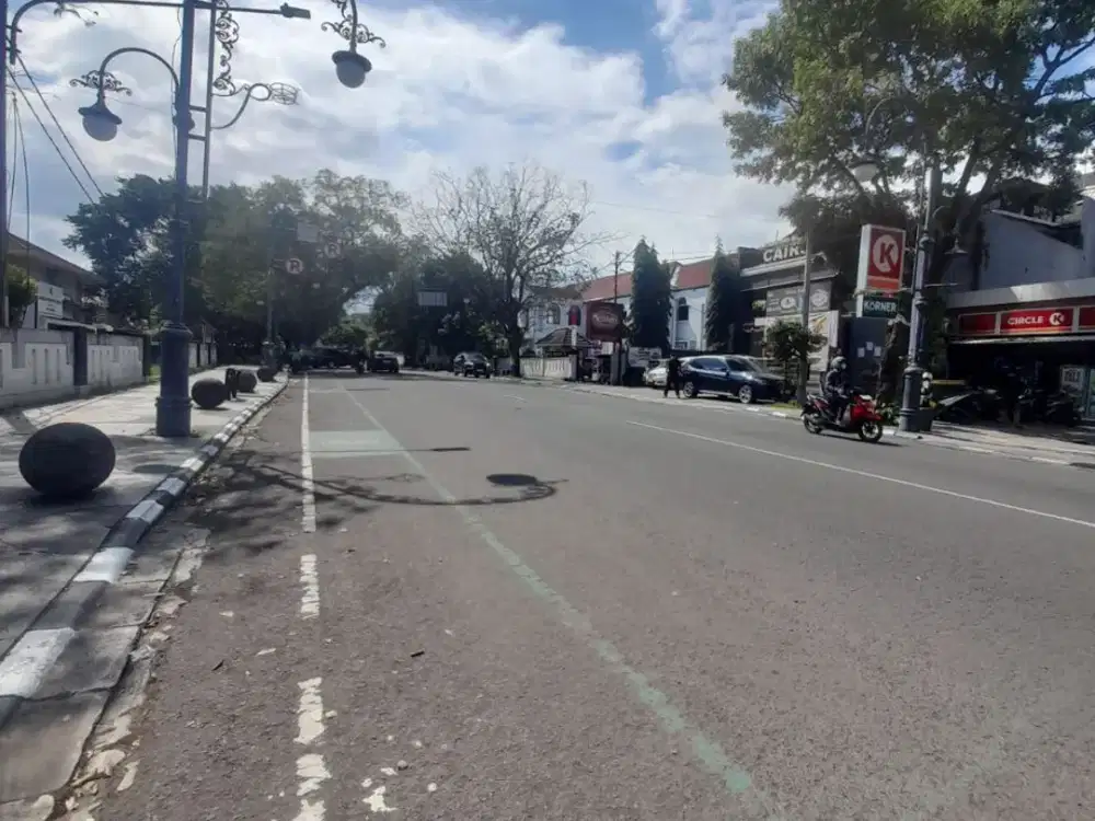 Rumah Strategis Ekslusif Di Mainroad Riau LL RE Martadinata, Cocok Untuk Hunian dan Usaha