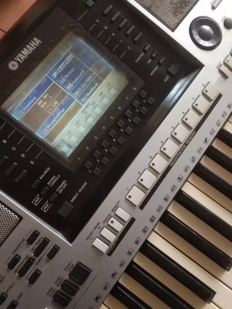 Jual Yamaha Keyboard PSR-S900 Silver