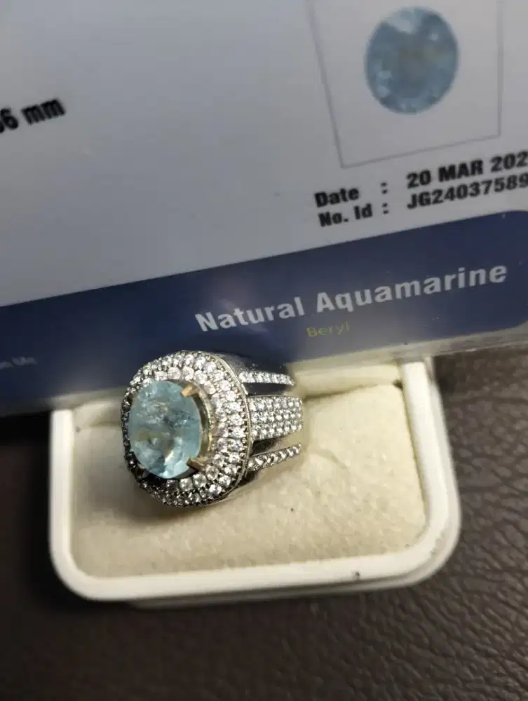 Cincin Aquamarine Gemstone