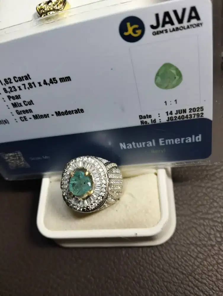 Cincin Zamrud Emerald Gemstone