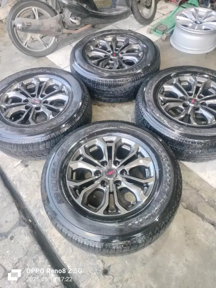 Jual vleg OEM Fortuner TRD R17 pcd 6x139 kond mulus 4pcs..