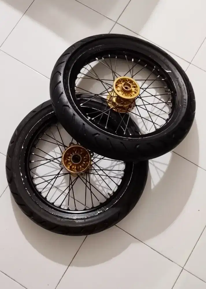 Supermoto D-tracker, KLX 150