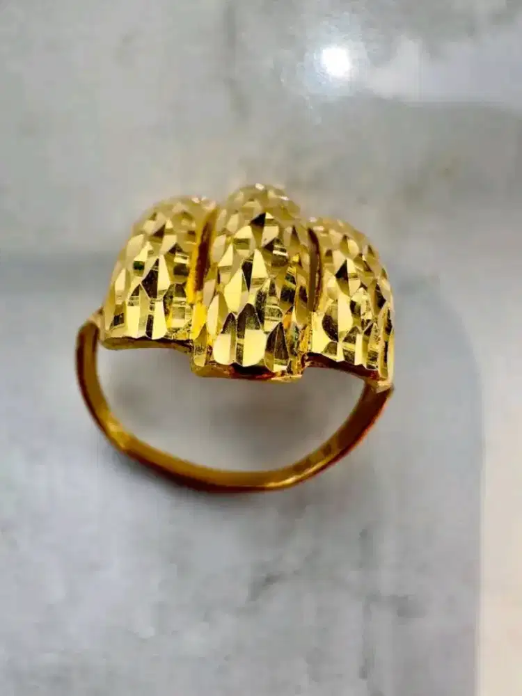 Menerima jual beli emas tampa surat dari tokoh lain