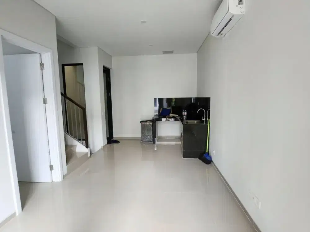 Disewakan Rumah Bagus 2 Lantai & Lokasi Strategis di U-Ville Bintaro