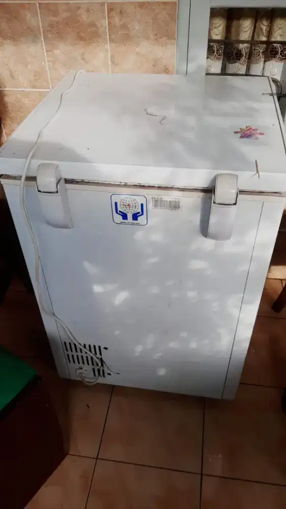 DIJUAL FREEZER MODENA KUALITAS OKE