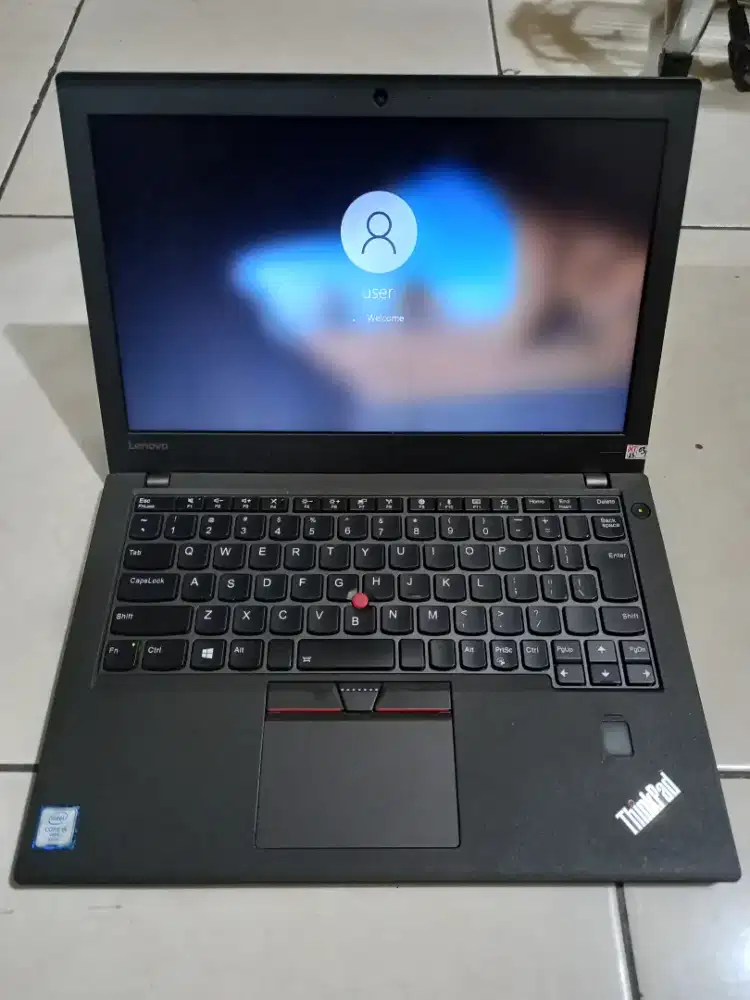 Lenovo thinkpad X270 core I5-6300u