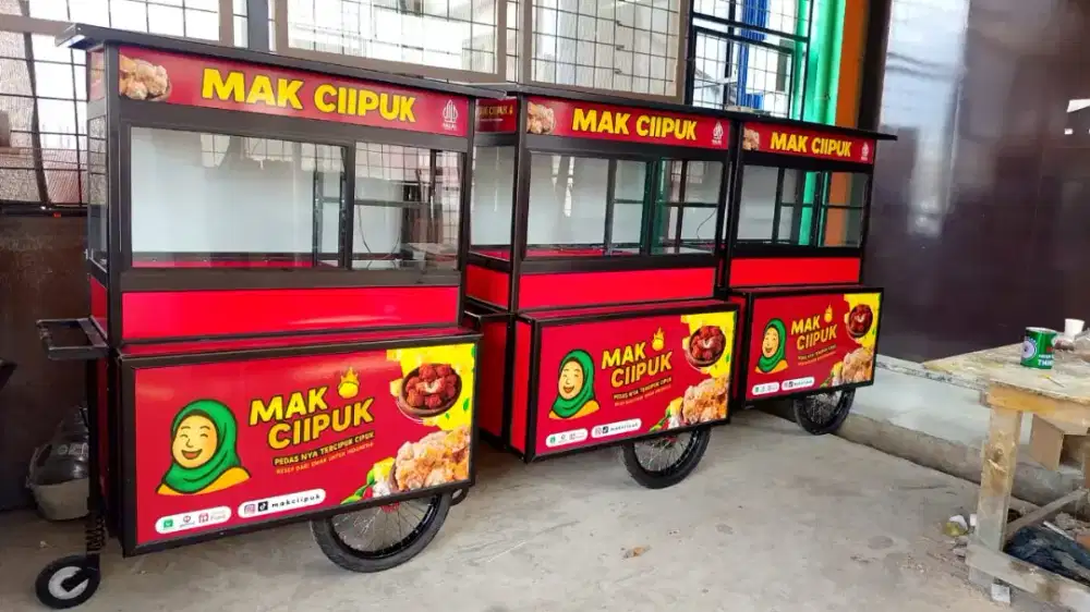Dibutuhkan jualan di gerobak mak cipuk