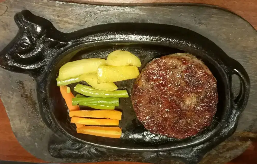 SEDANG MENCARI LOWONGAN PEKERJAAN TUKANG  MASAK/ KOKI