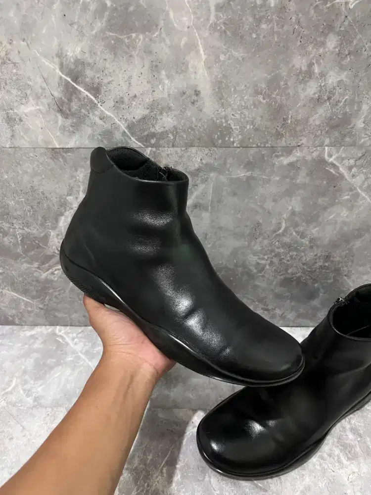 Sepatu Prada Original Sneaker casual formal not louis vuitton bally lv