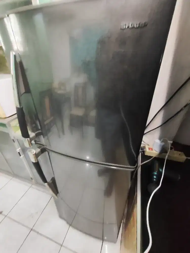 Jual kulkas 2 pintu sharp samurai normal dingin