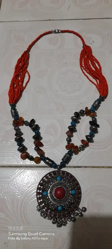 Kalung etnik batu mutiara