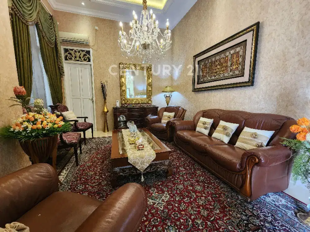 Rumah  Lama Klasik, Fully Furnished Siap Huni Di Cibubur, Depok