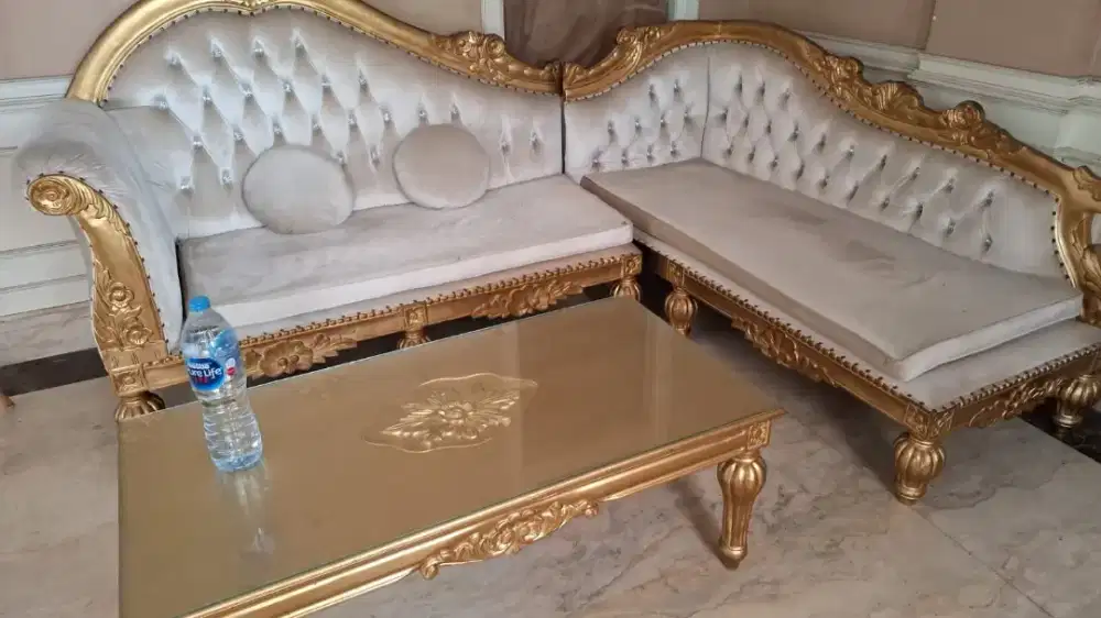 Kursi Tamu Mewah Ukiran Klasik