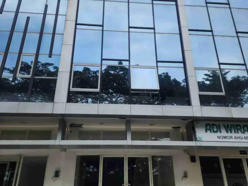 ruko ivy park disewakan View danau area ramai dan potensial usaha