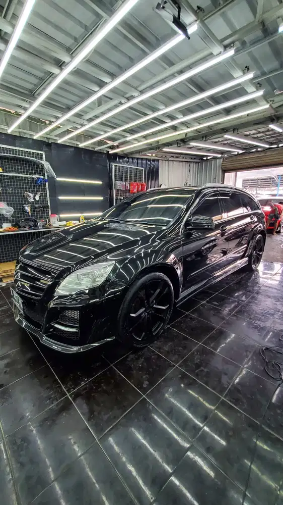 Mercedes-Benz R300 2010 Bensin