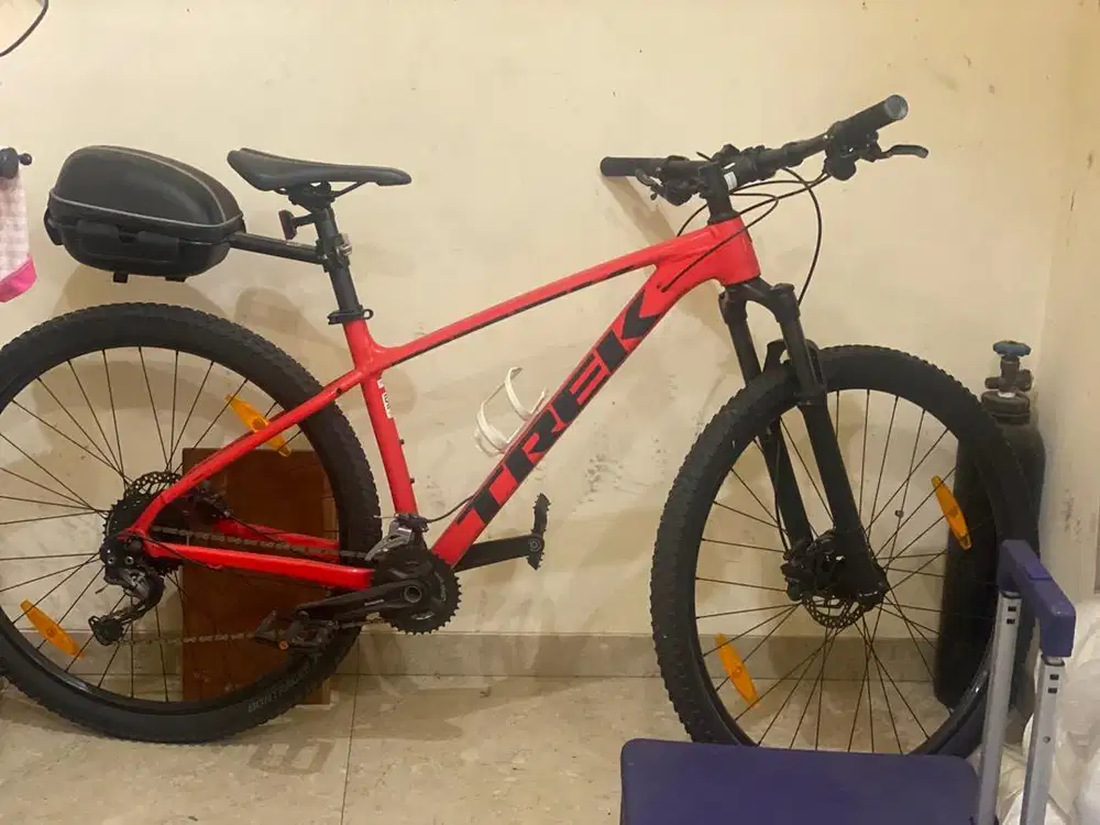 Sepeda MTB 29 red candy
