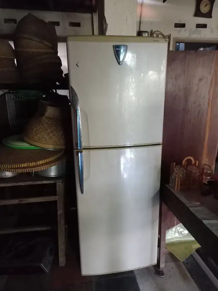 Kulkas 2 pintu panasonic