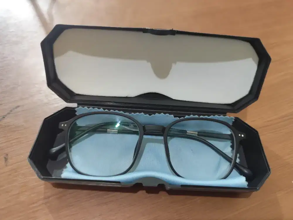 Kacamata Photocromic Minus 0,5 Kiri & Kanan
