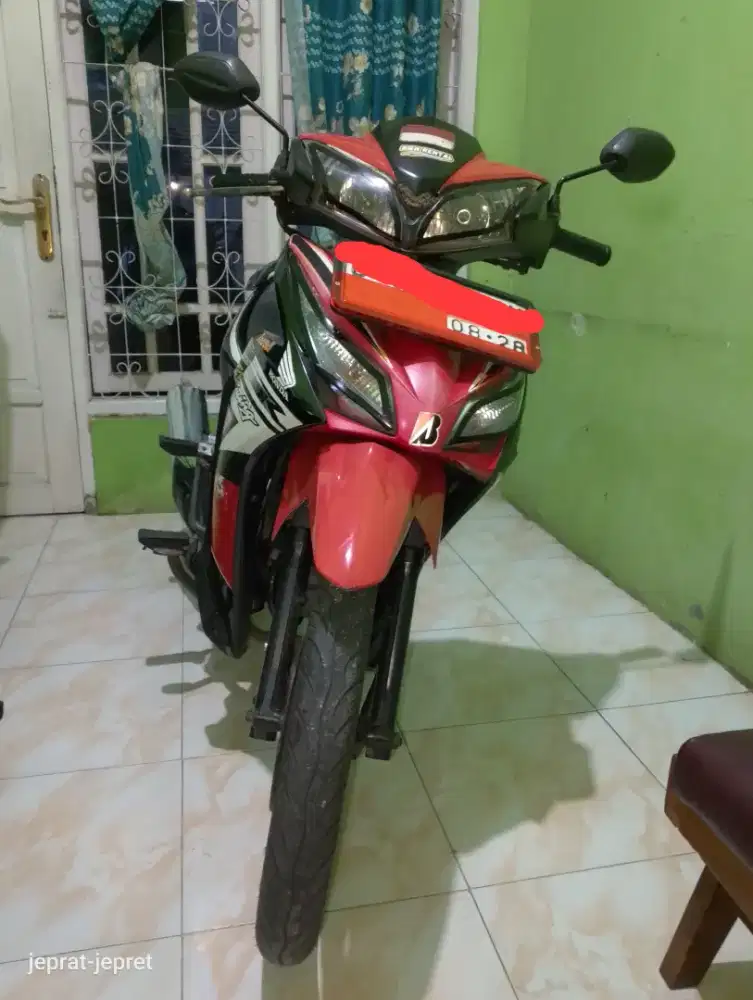 Honda Blade Merah Tahun 2013