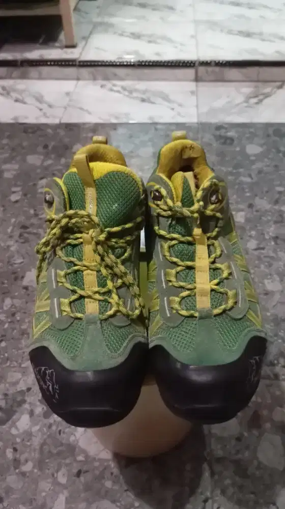 Sepatunya outdoor blackyak