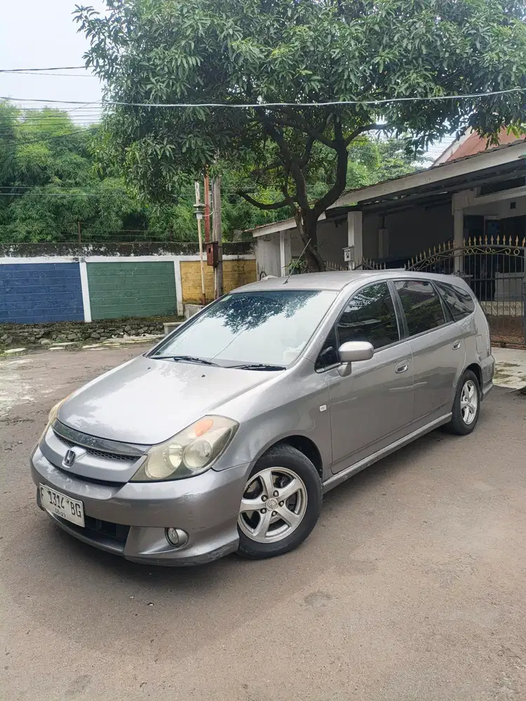 Honda Stream 2004 Bensin A/T