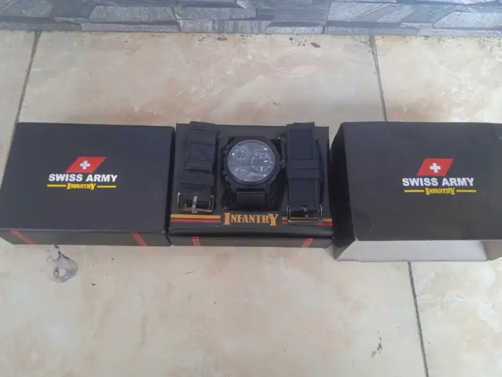 Jam tangan swiss army baru ada box poris cipondoh