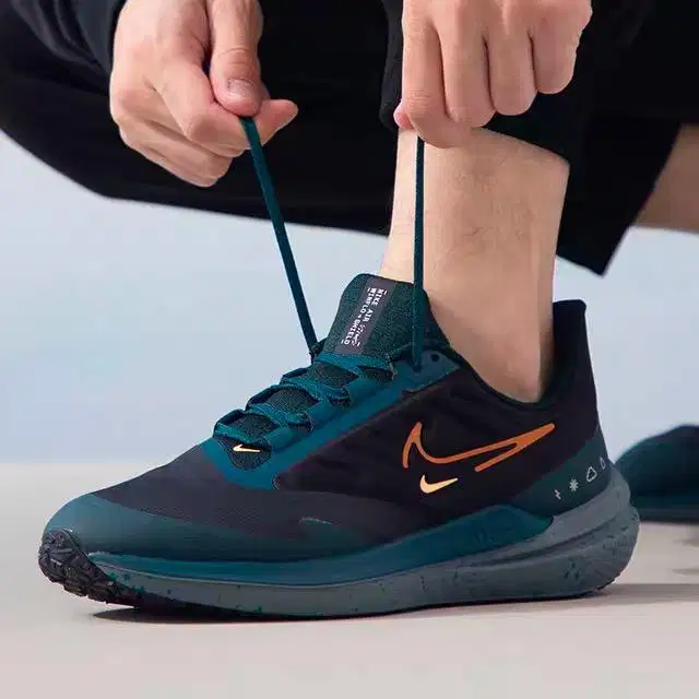 NIKE AIR RUNNING WINFLO 9 SHIELD