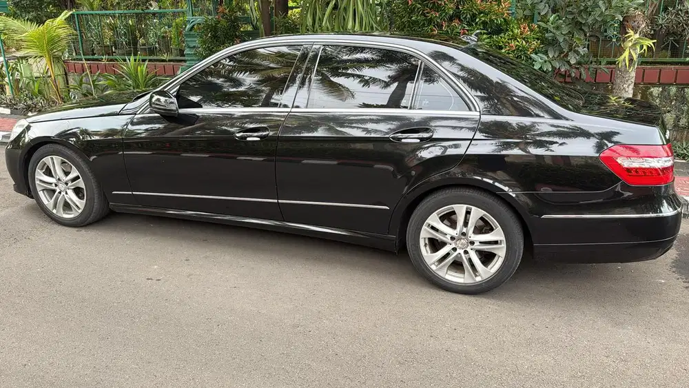 Mercedes-Benz E300 2012 Bensin