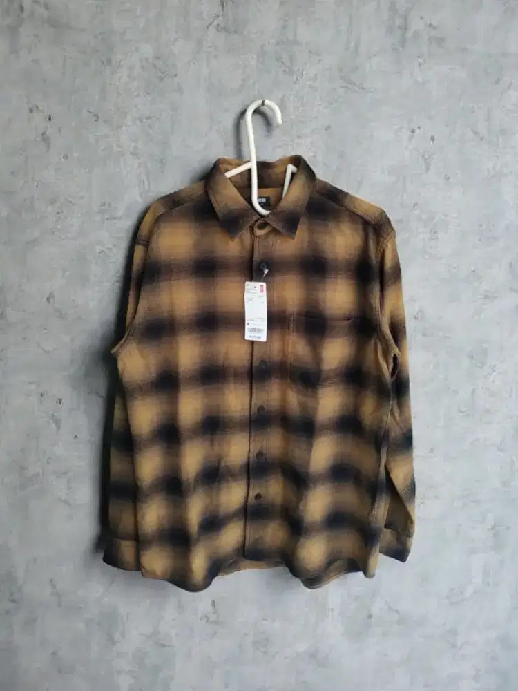 Flanel veterano uniqlo size M dan XL BARU