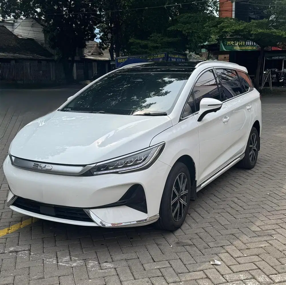 BYD M6 SUPERIOR CAPT SEAT 2024 PUTIH LOW KM MALANG