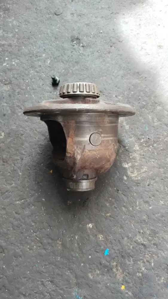 Toyota hartop 2F batok bolu gardan belakang kosongan