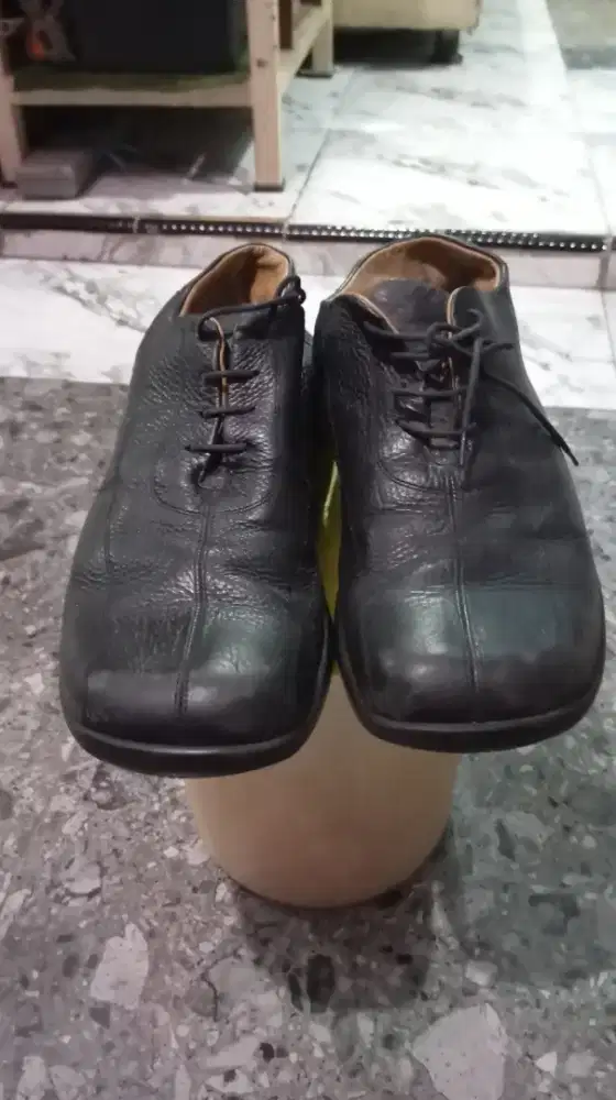 Sepatu kulit size 44