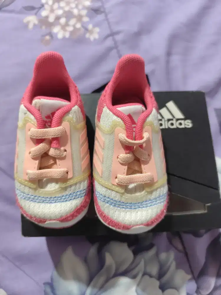 Sepatu Adidas bayi