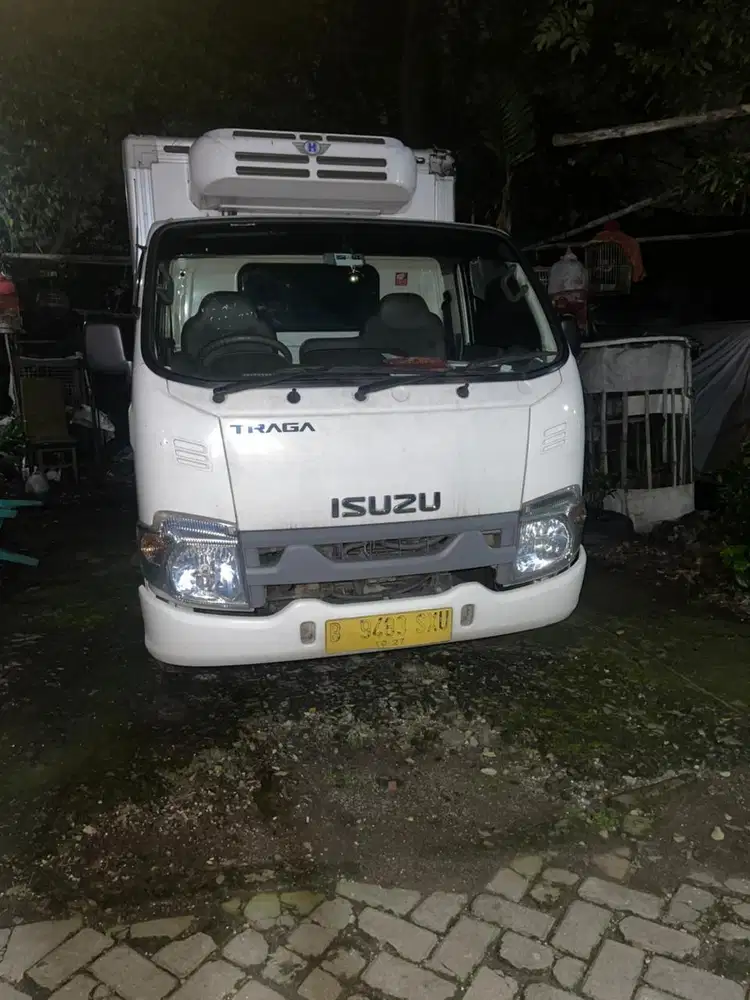 Isuzu Traga BOX Freezer 2022