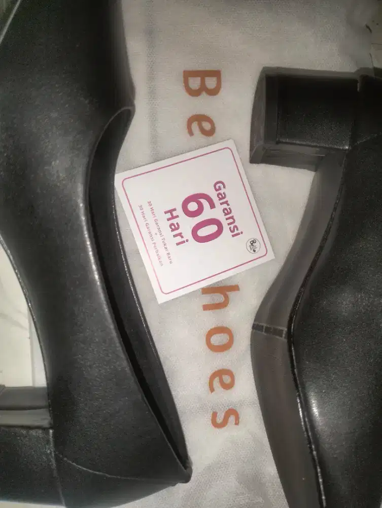 Sepatu Pantofel hitam wanita