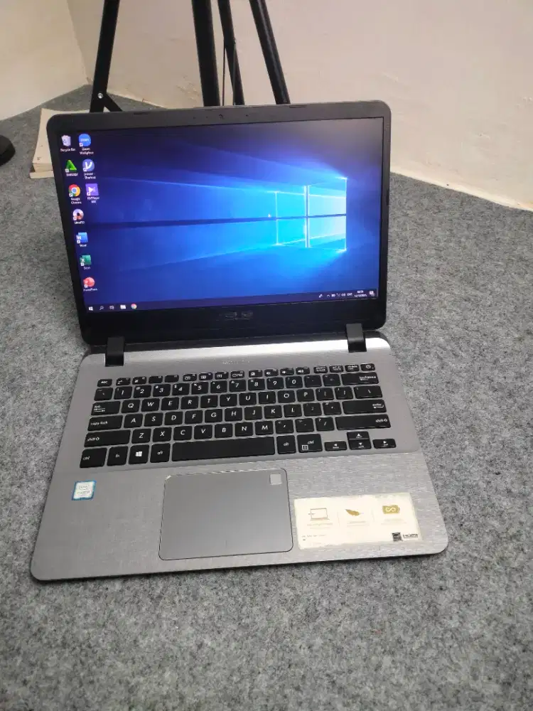 Laptop Asus vivobook A407U core i3