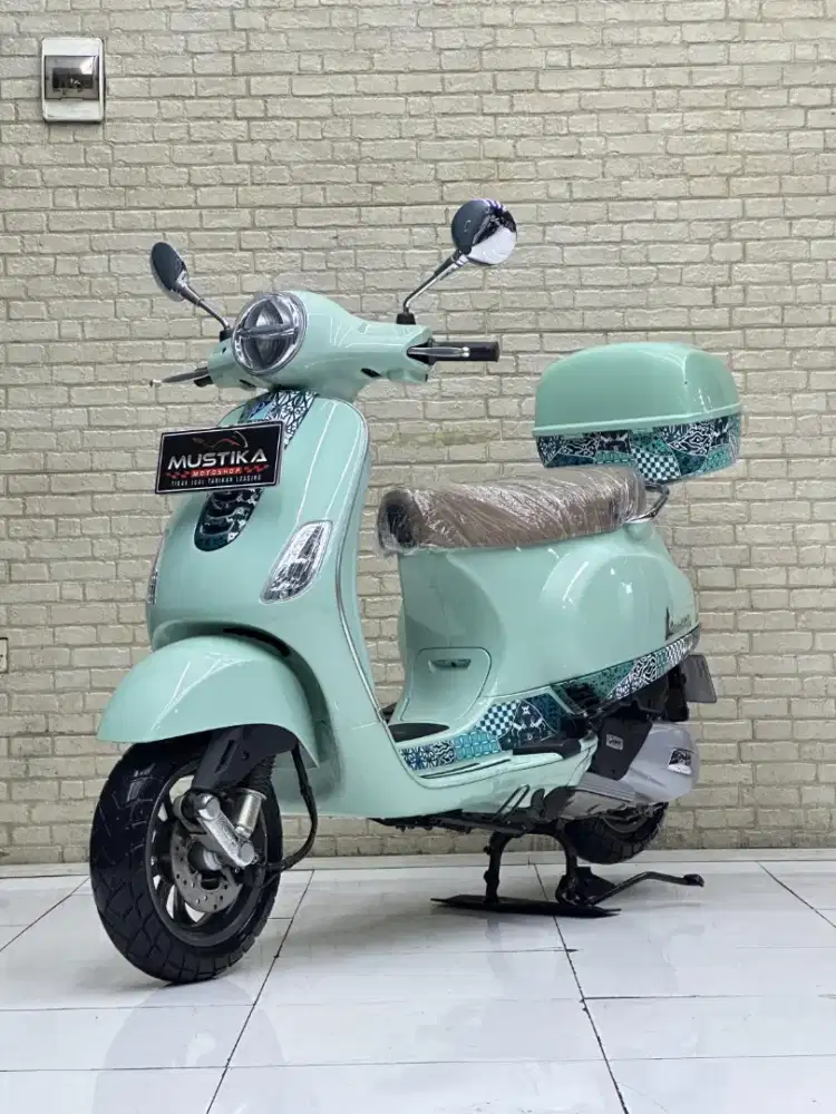Special Collector Item! Vespa Matic LX125 Batik 2024